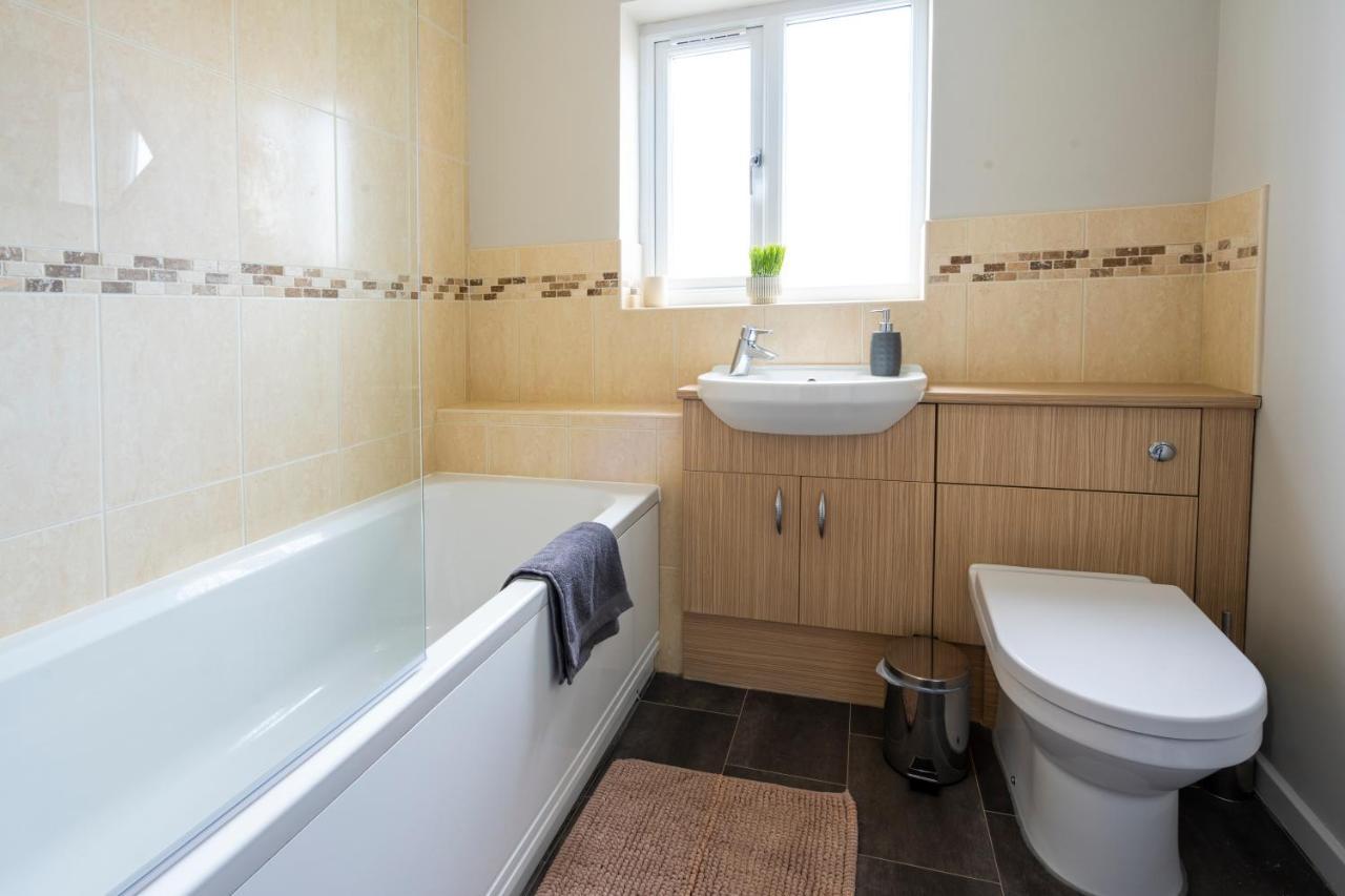 Bright & Modern 4 Bedroom Townhouse Stafford Zewnętrze zdjęcie
